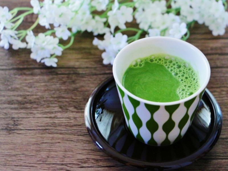 外壁塗装中の職人へのお茶出しは必要?無理のない配慮と工事を進めやすくするポイント